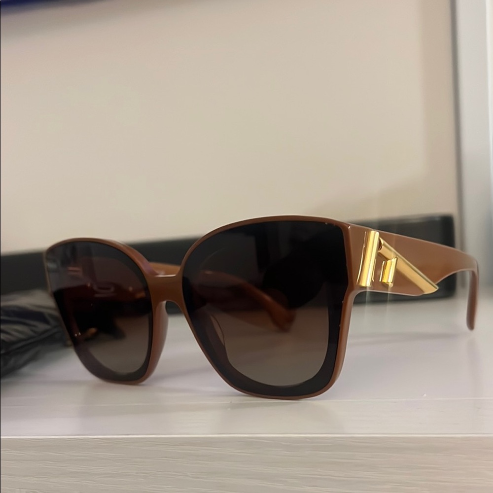 Fendi Oversized F Logo Acetate Cat-Eye Sunglasses